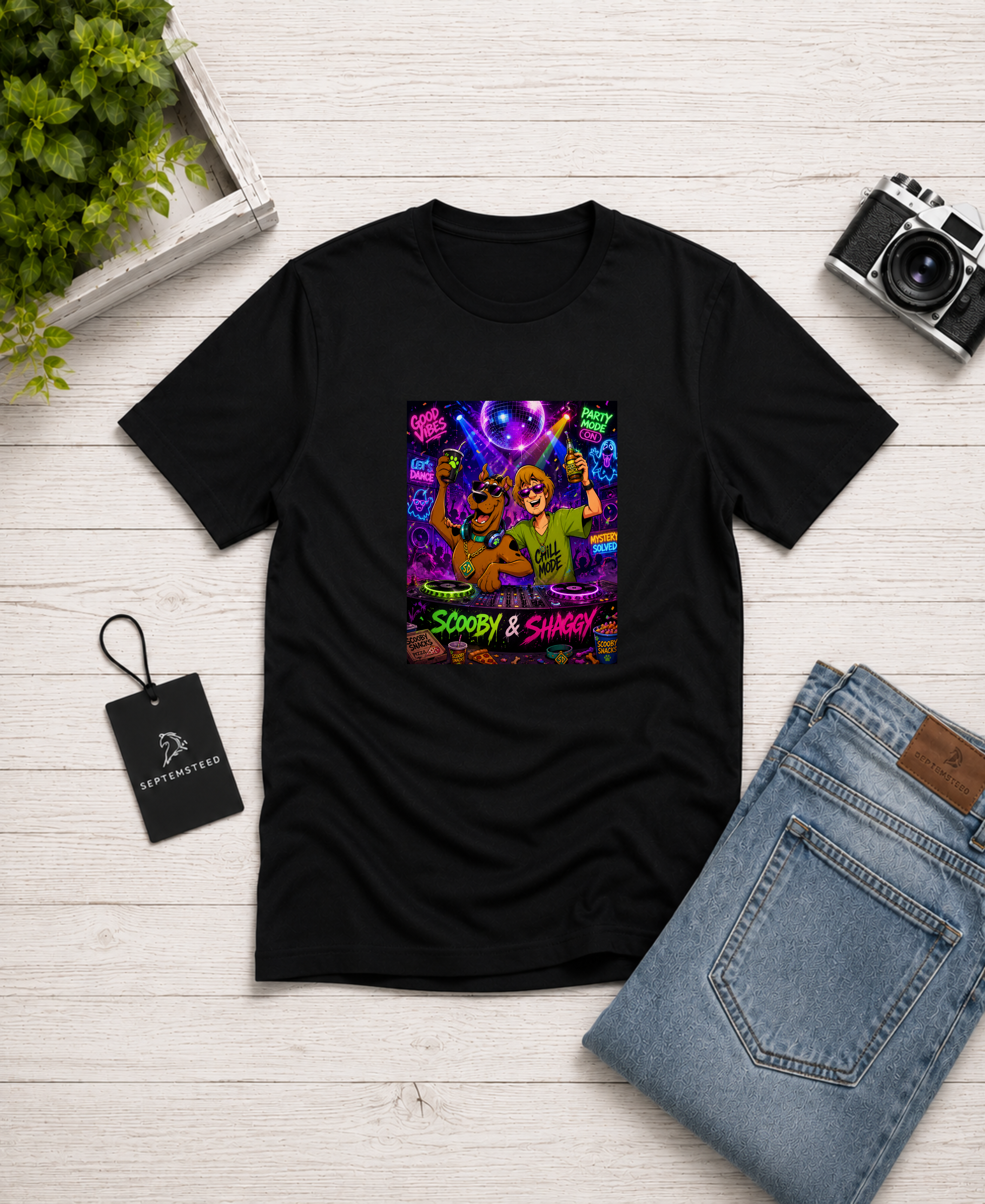 Chill look | Scooby & Shaggy | Unisex T-shirt