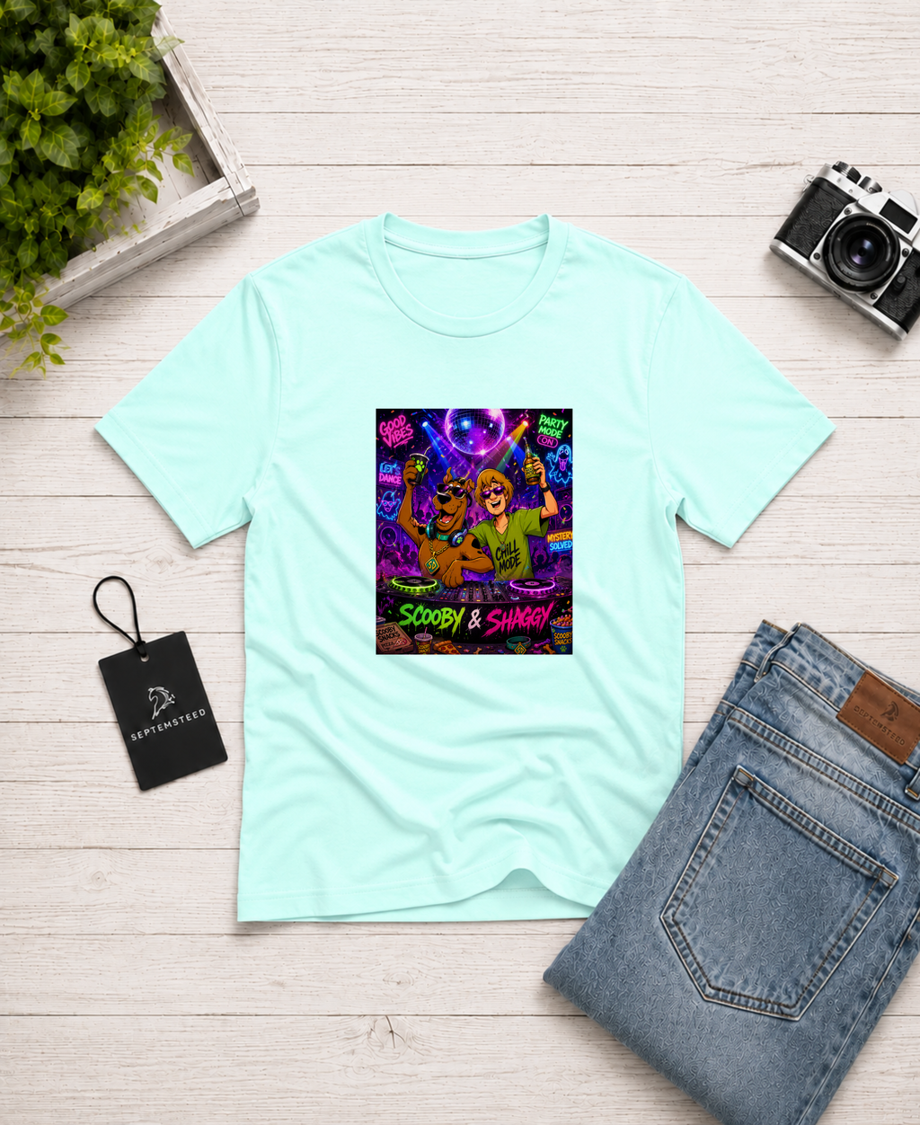 Chill look | Scooby & Shaggy | Unisex T-shirt