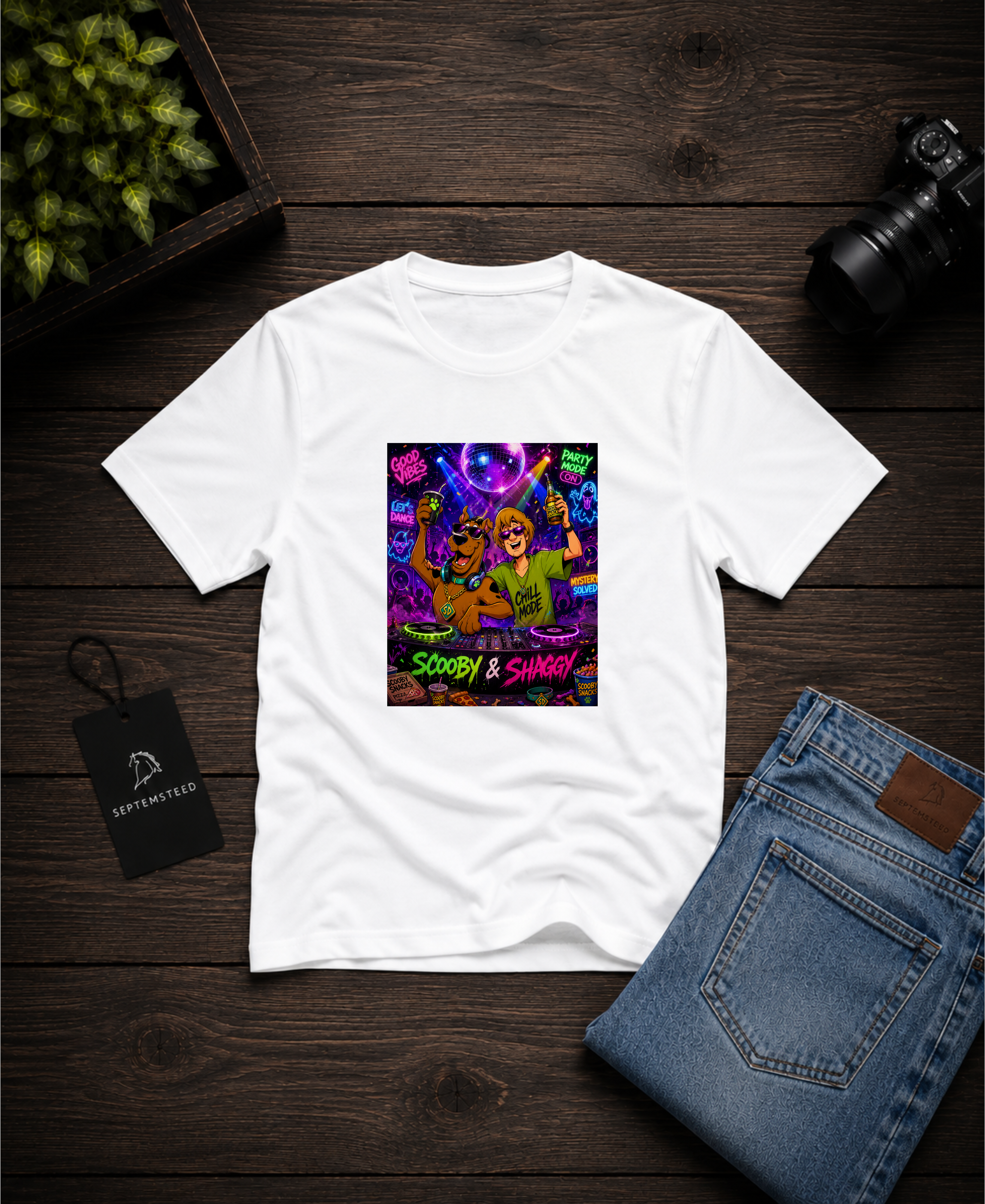 Chill look | Scooby & Shaggy | Unisex T-shirt